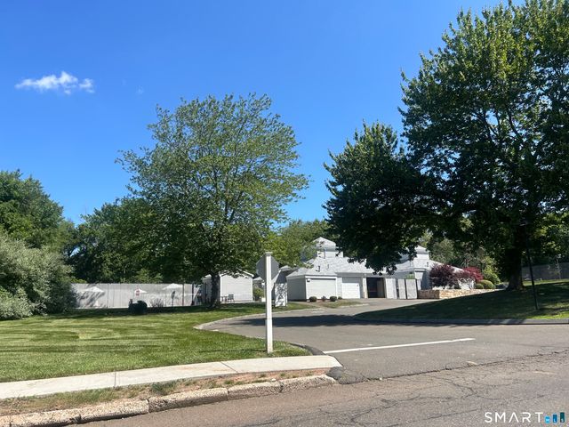 614 Longfellow Drive 614, Branford, CT 06405