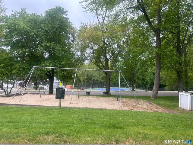 614 Longfellow Drive 614, Branford, CT 06405