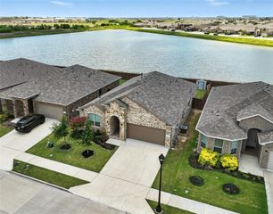 217 Oldcastle Way, Fort Worth, TX 76052