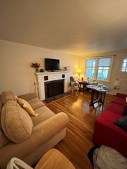 89 Main B, Easton, MA 02356