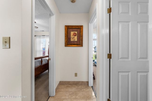 5214 Plume Dr, Louisville, KY 40258