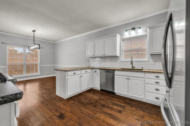 11515 S Mulberry Court, Jenks, OK 74037