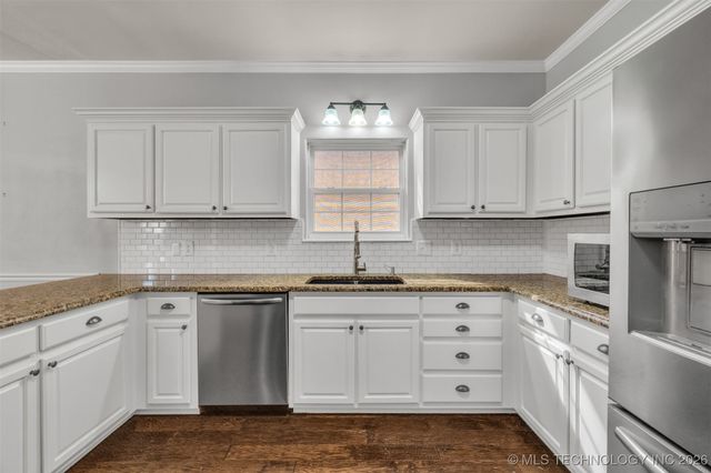 11515 S Mulberry Court, Jenks, OK 74037