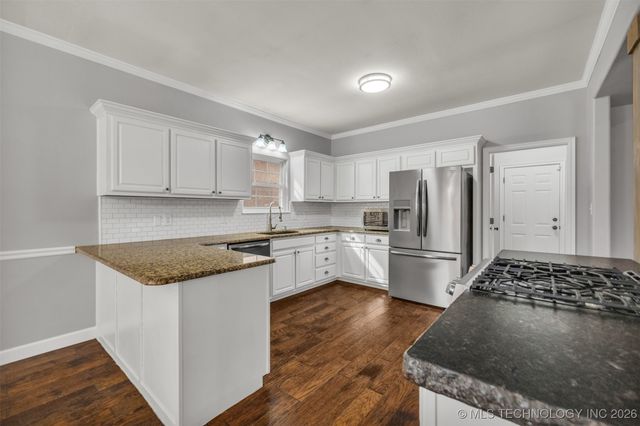 11515 S Mulberry Court, Jenks, OK 74037