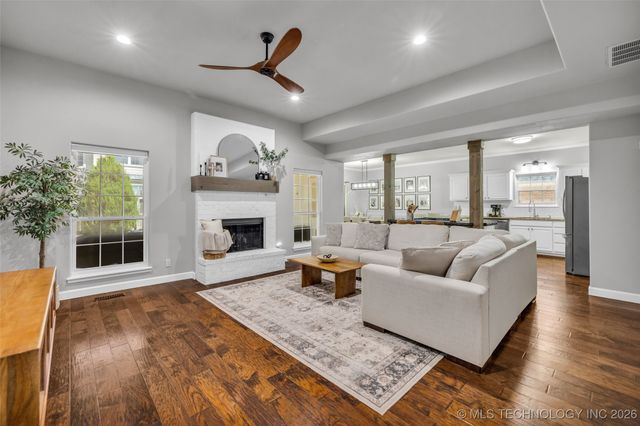 11515 S Mulberry Court, Jenks, OK 74037