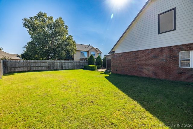 11515 S Mulberry Court, Jenks, OK 74037