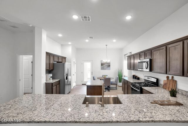 14301 Chris Zingo Lane, Horizon City, TX 79928