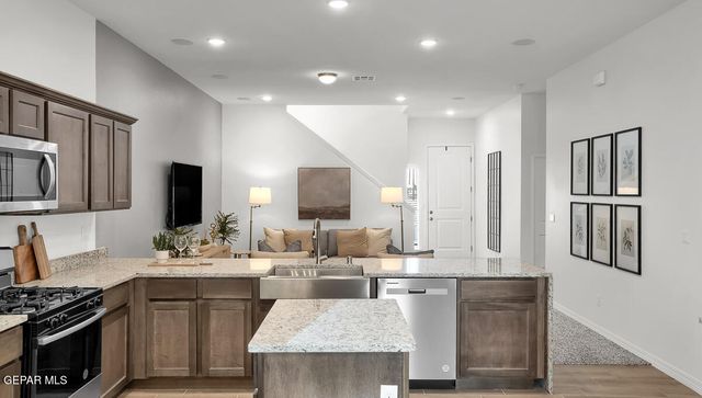 14301 Chris Zingo Lane, Horizon City, TX 79928