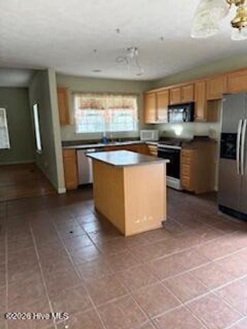 632 Trevis Lane, Wilmington, NC 28412