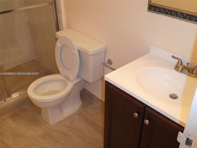 800 Parkview Dr 1018, Hallandale Beach, FL 33009