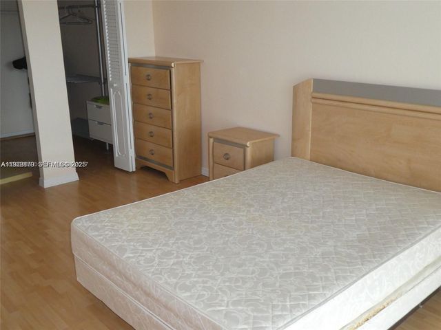 800 Parkview Dr 1018, Hallandale Beach, FL 33009