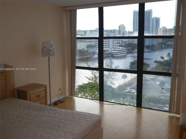 800 Parkview Dr 1018, Hallandale Beach, FL 33009