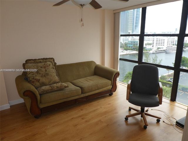 800 Parkview Dr 1018, Hallandale Beach, FL 33009