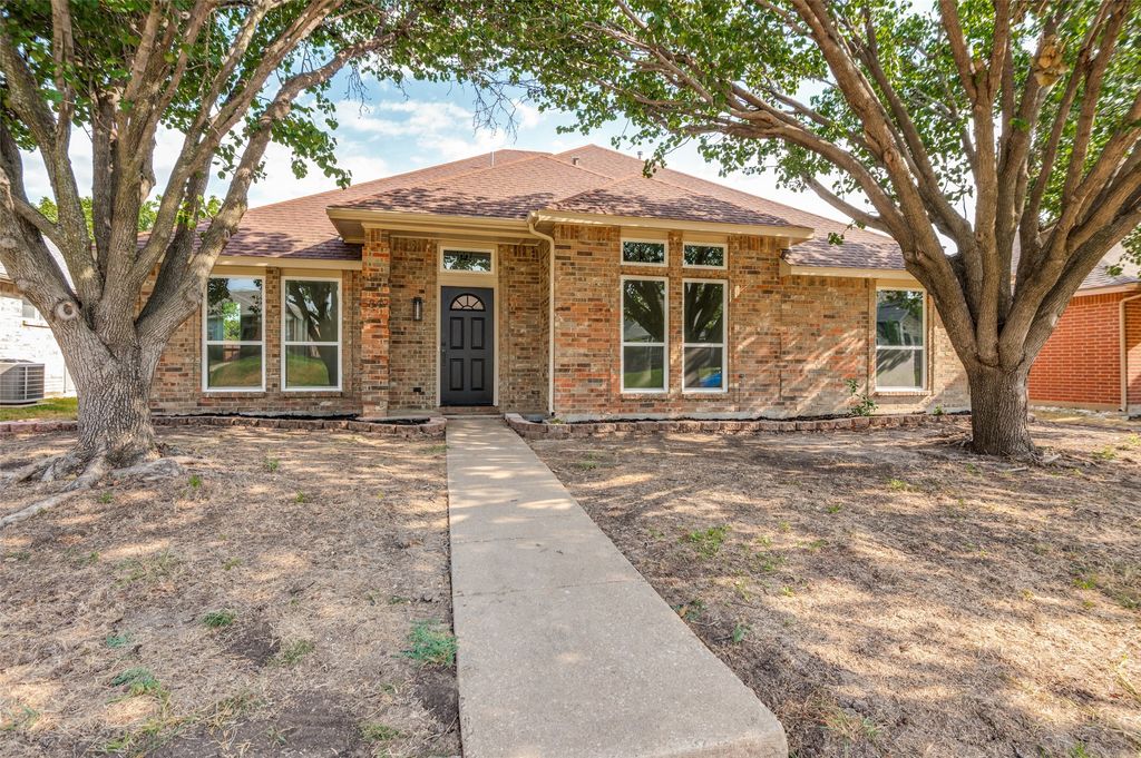 5849 Baker Drive, The Colony, TX 75056 — photo 2