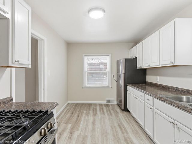 685 Northway Drive, Pontiac, MI 48342