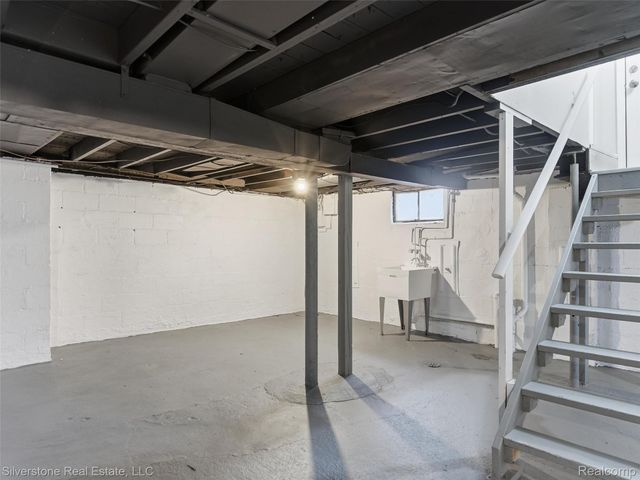 685 Northway Drive, Pontiac, MI 48342