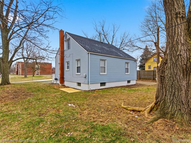 685 Northway Drive, Pontiac, MI 48342