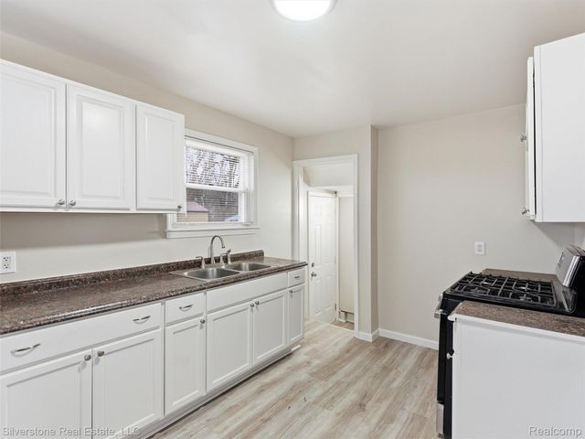 685 Northway Drive, Pontiac, MI 48342