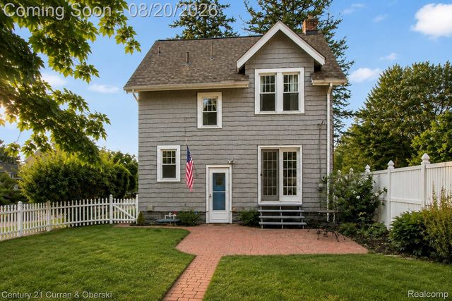 1118 Oxford Road, Berkley, MI 48072