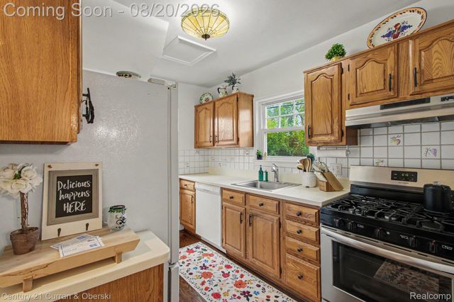 1118 Oxford Road, Berkley, MI 48072