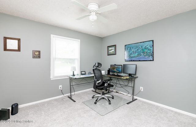 4322 Lochridge Pkwy, Jeffersontown, KY 40299