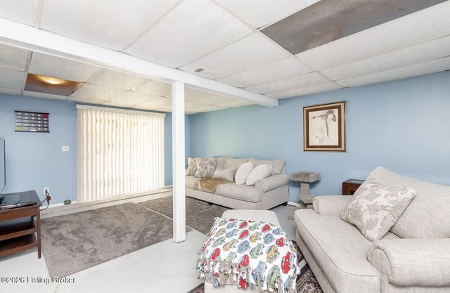 4322 Lochridge Pkwy, Jeffersontown, KY 40299