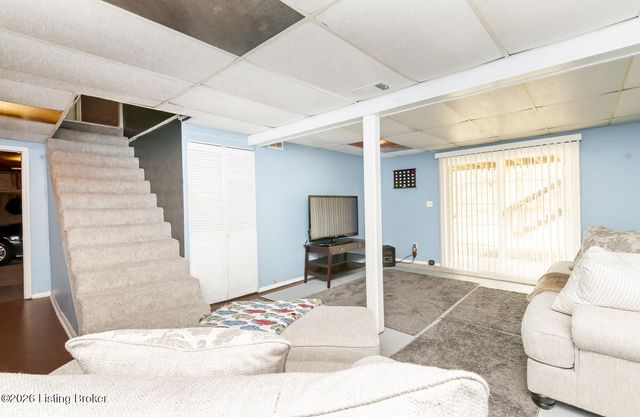 4322 Lochridge Pkwy, Jeffersontown, KY 40299