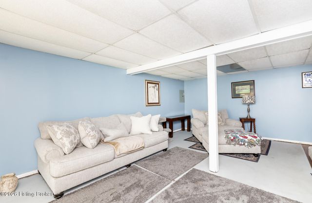 4322 Lochridge Pkwy, Jeffersontown, KY 40299
