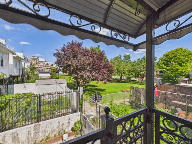 885 E 169th Street, Bronx, NY 10459