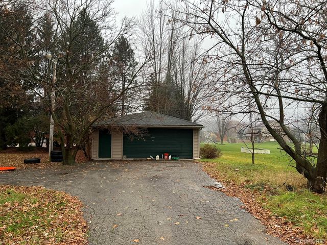 48441 N Territorial Road, Plymouth Charter Township, MI 48170