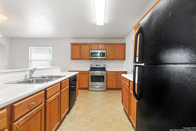 3835 Mist Flower Drive, Converse, TX 78109