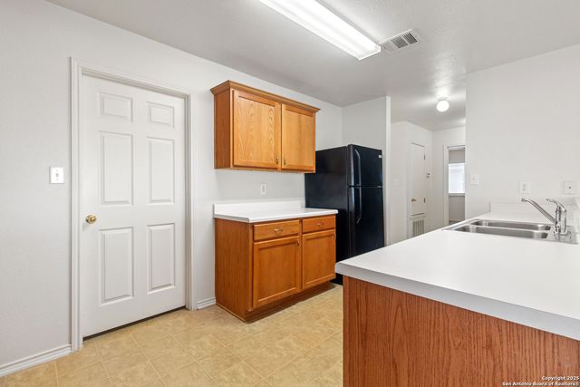 3835 Mist Flower Drive, Converse, TX 78109
