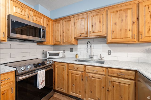 1625 PAGES PL, Bountiful, UT 84010