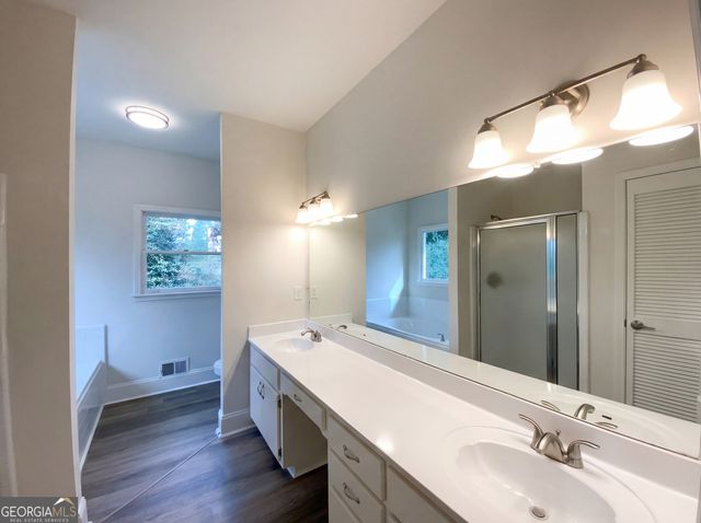 8201 Greens Court, Jonesboro, GA 30236