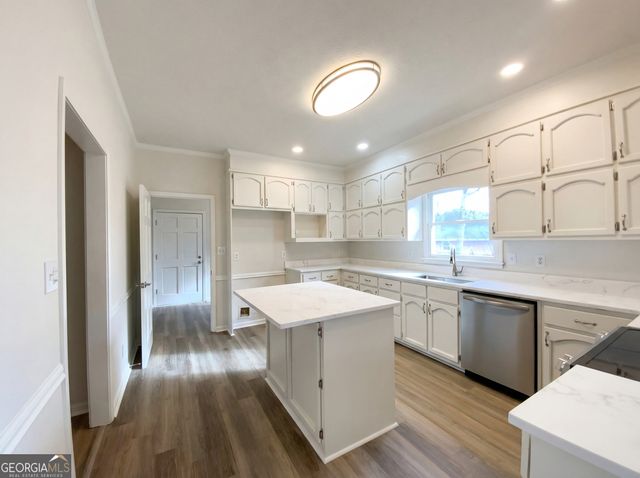 8201 Greens Court, Jonesboro, GA 30236