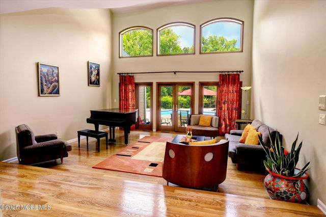 7 Mccampbell Road, Holmdel, NJ 07733
