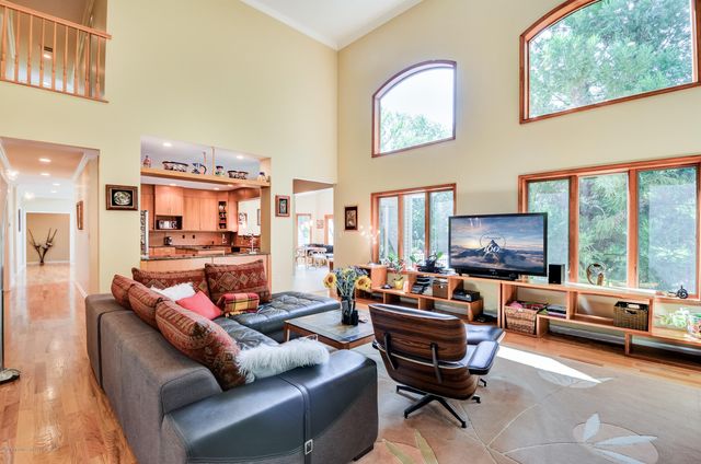 7 Mccampbell Road, Holmdel, NJ 07733