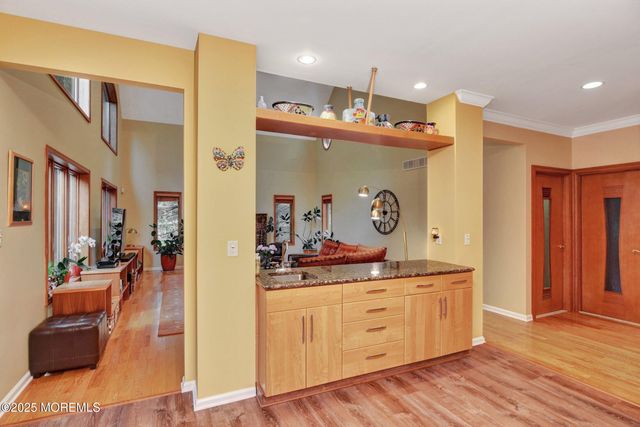 7 Mccampbell Road, Holmdel, NJ 07733