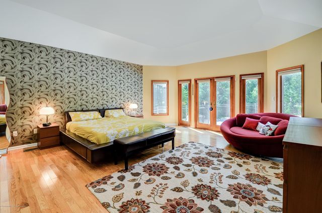 7 Mccampbell Road, Holmdel, NJ 07733