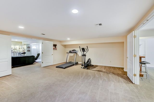 7 Mccampbell Road, Holmdel, NJ 07733