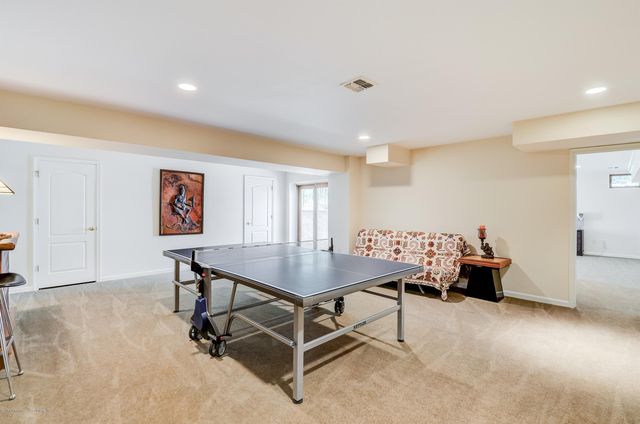 7 Mccampbell Road, Holmdel, NJ 07733