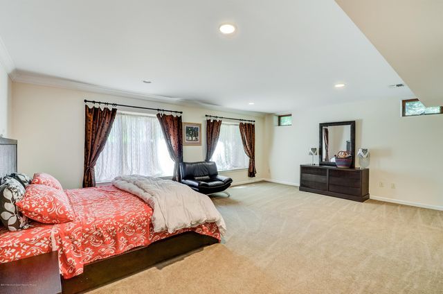 7 Mccampbell Road, Holmdel, NJ 07733