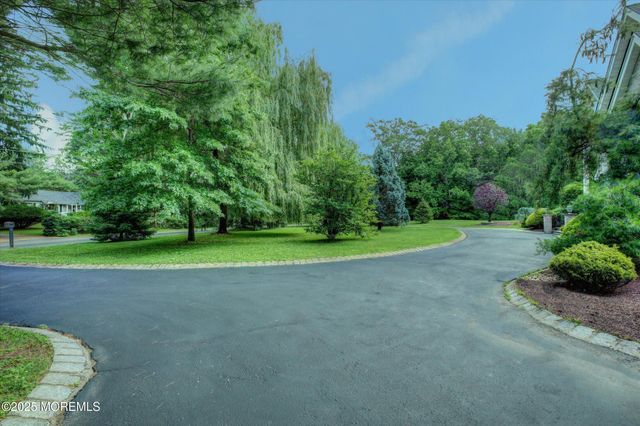 7 Mccampbell Road, Holmdel, NJ 07733