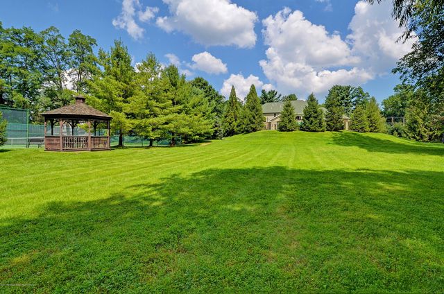 7 Mccampbell Road, Holmdel, NJ 07733