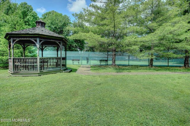 7 Mccampbell Road, Holmdel, NJ 07733