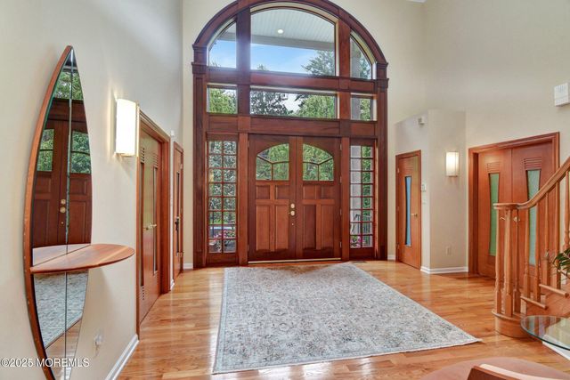 7 Mccampbell Road, Holmdel, NJ 07733