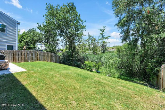 1305 Creekfront Drive, Wilmington, NC 28401