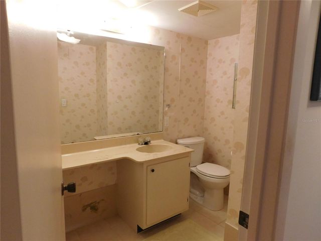 5400 34TH STREET W L5, Bradenton, FL 34210