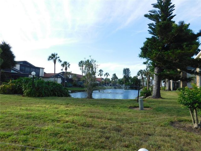 5400 34TH STREET W L5, Bradenton, FL 34210