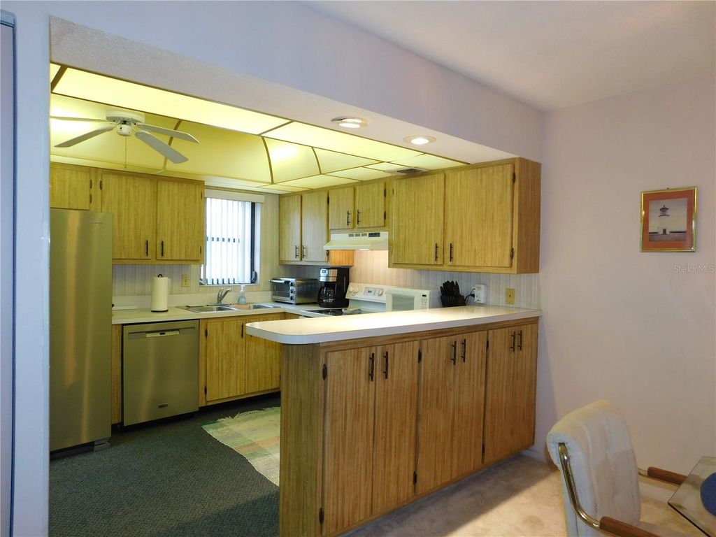 Image 17 of property listing at 5400 34TH STREET W L5, Bradenton, FL 34210